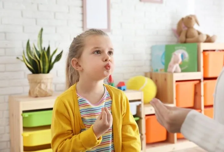 Loqoped nədir? Uşaq loqopedi və nitq inkişafında loqopedin rolu
